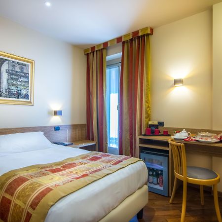 Hotel Regina Milano Esterno foto