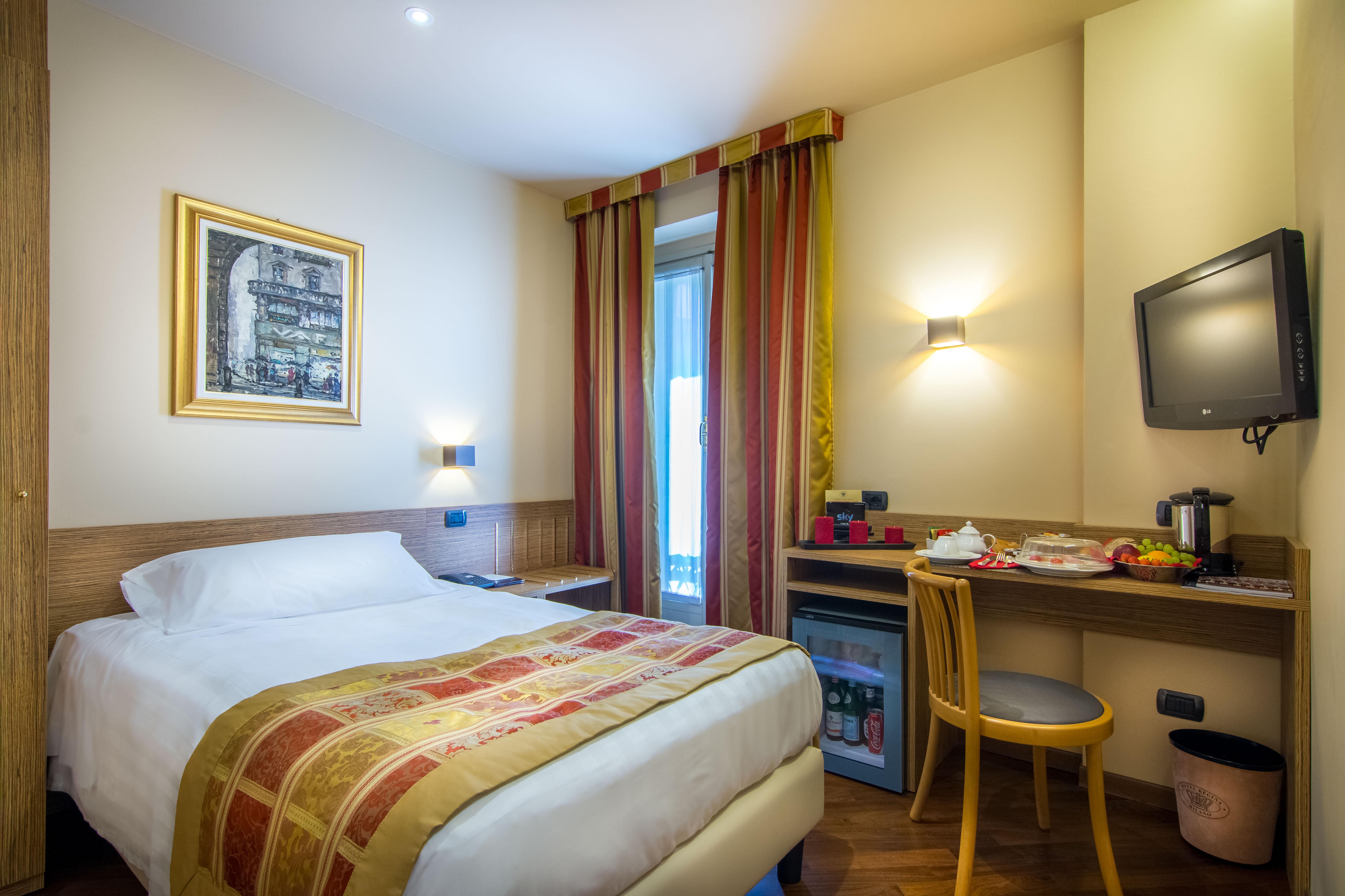 Hotel Regina Milano Esterno foto