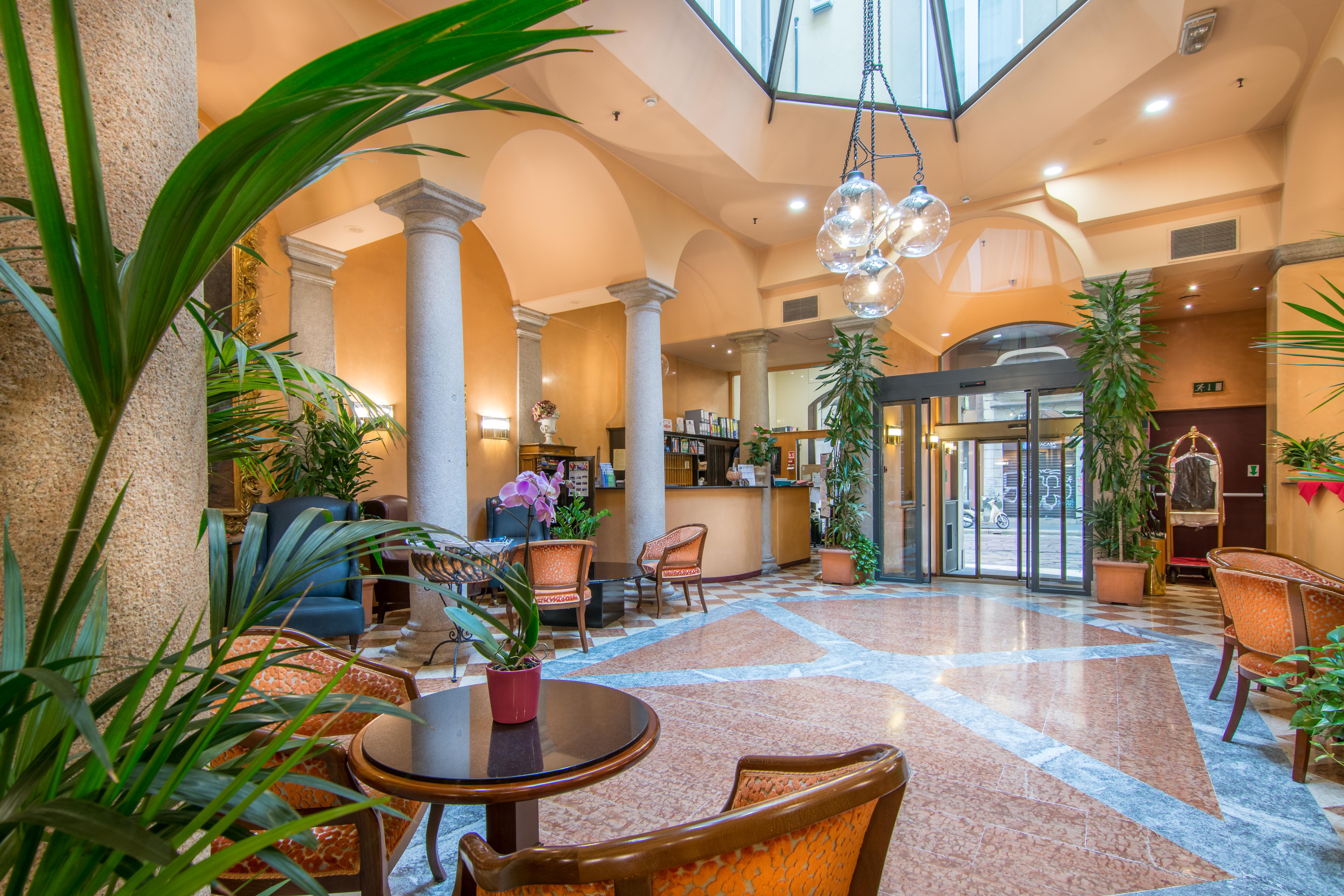 Hotel Regina Milano Esterno foto