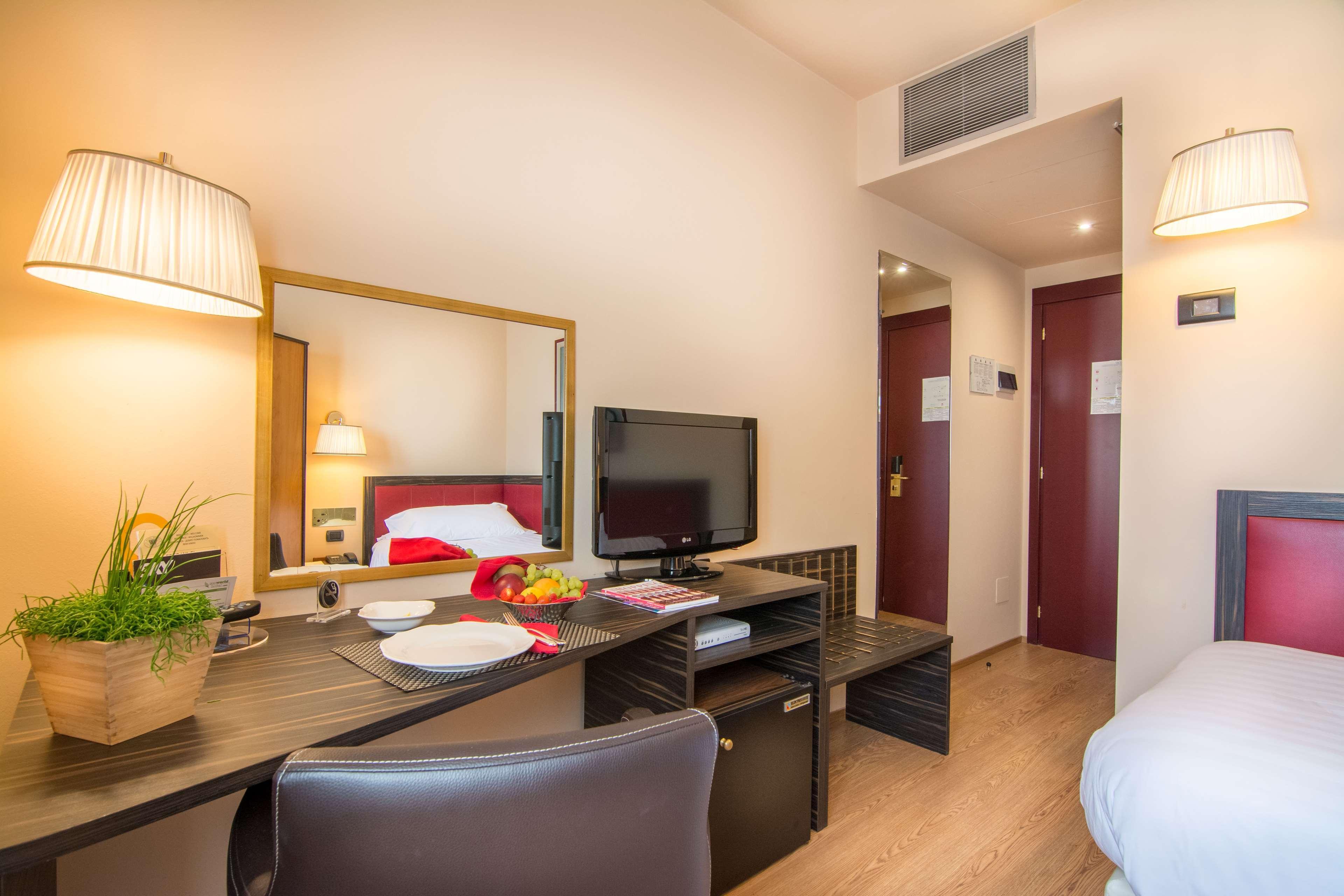 Hotel Regina Milano Esterno foto