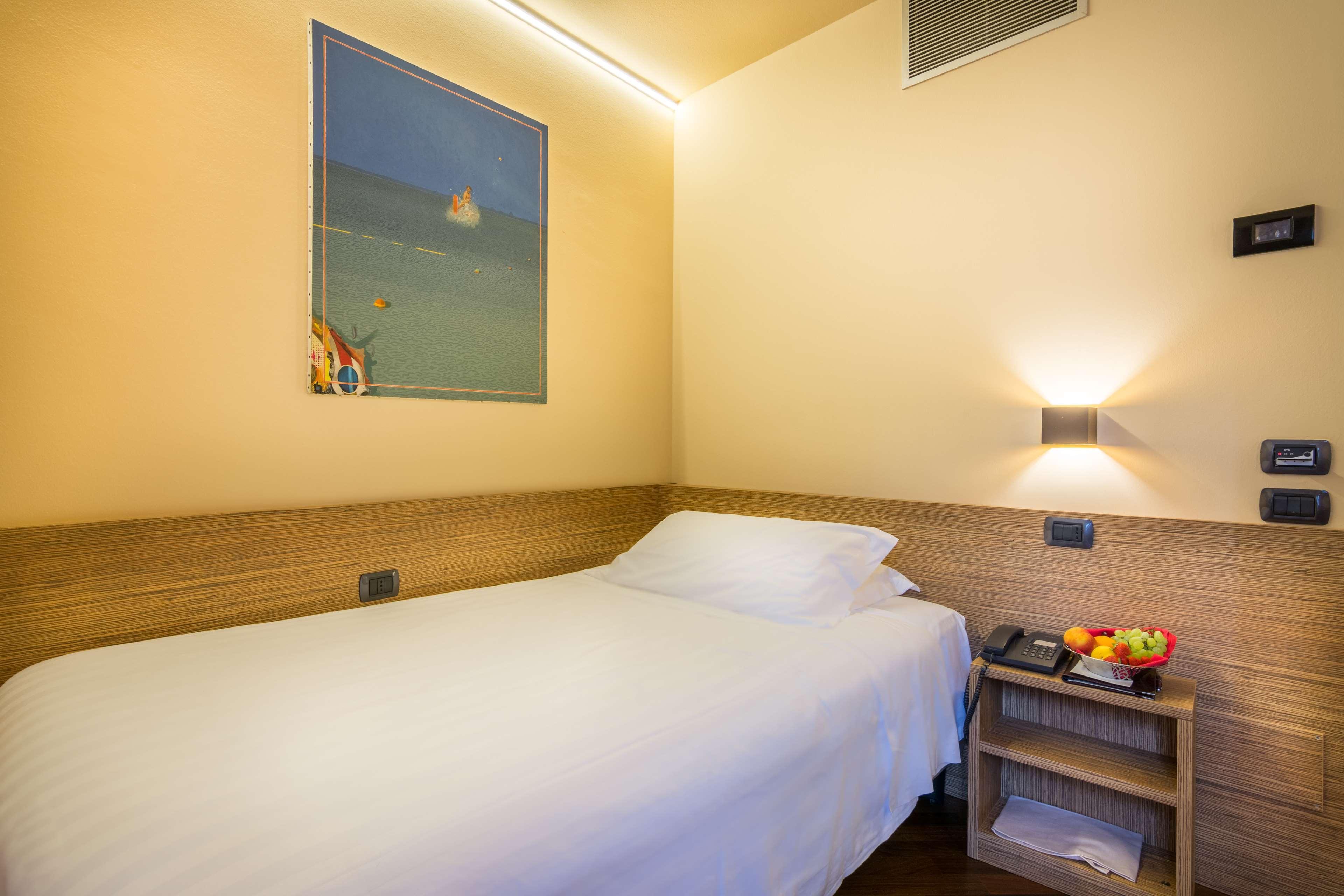 Hotel Regina Milano Esterno foto