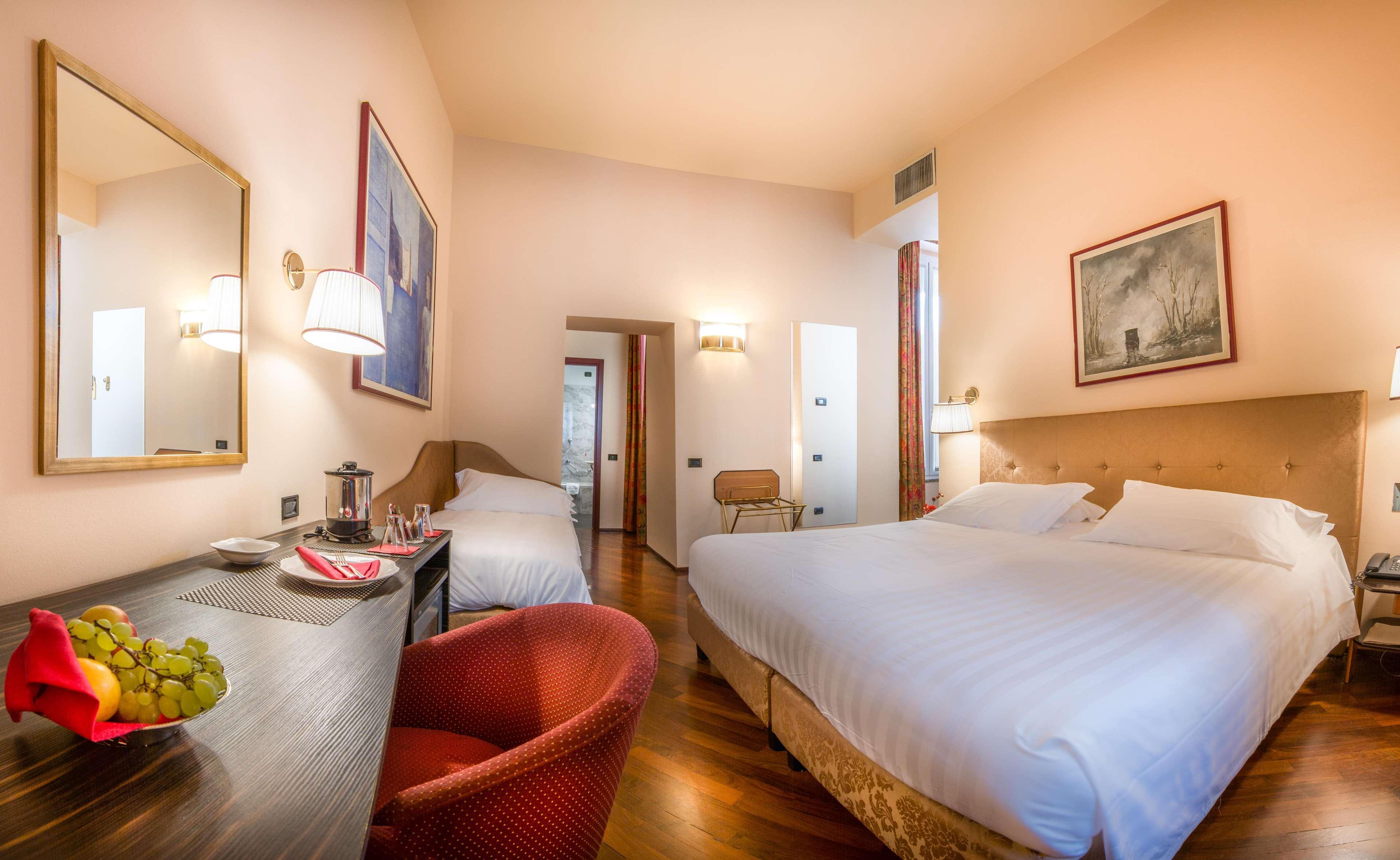 Hotel Regina Milano Esterno foto