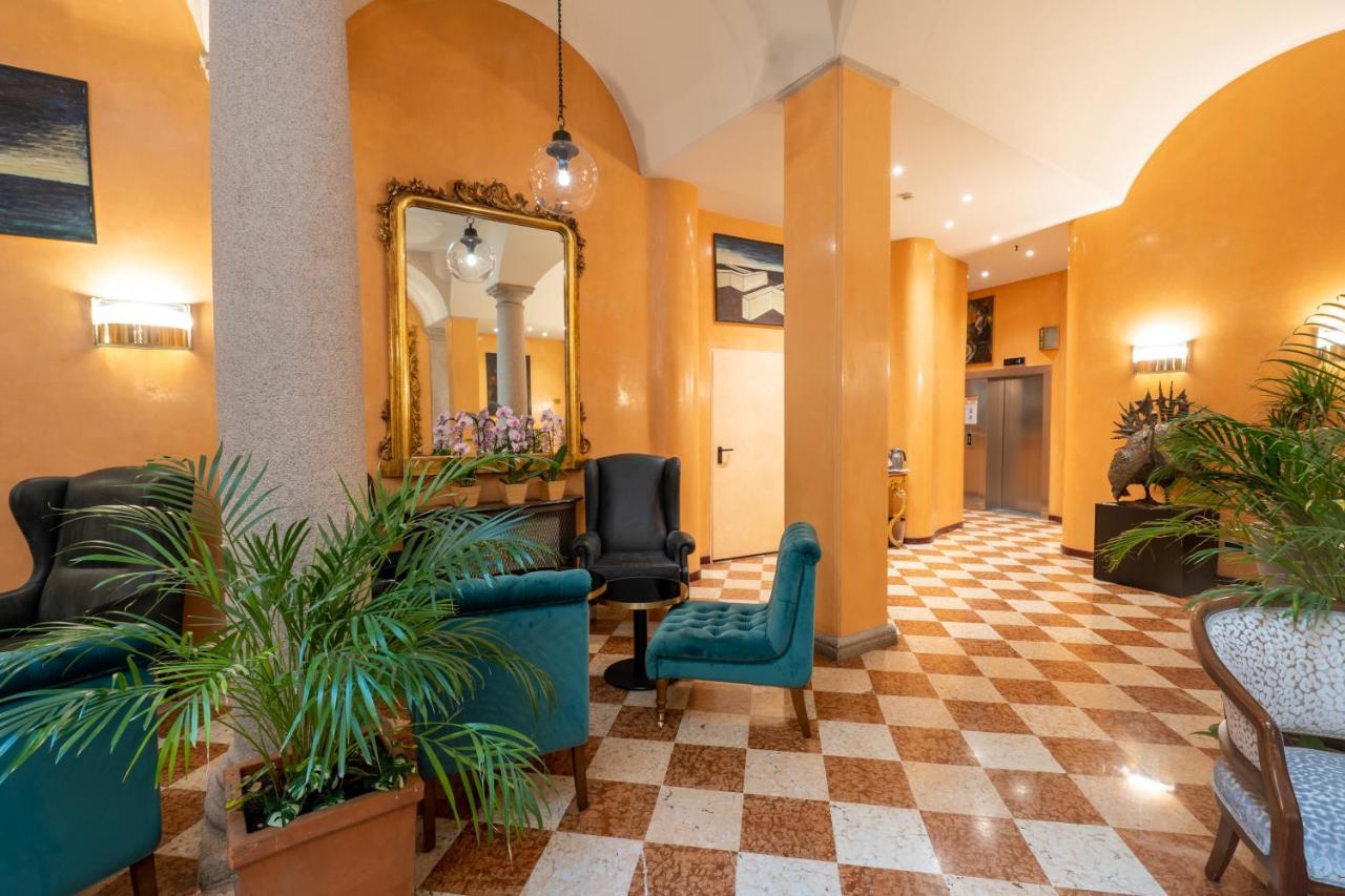 Hotel Regina Milano Esterno foto