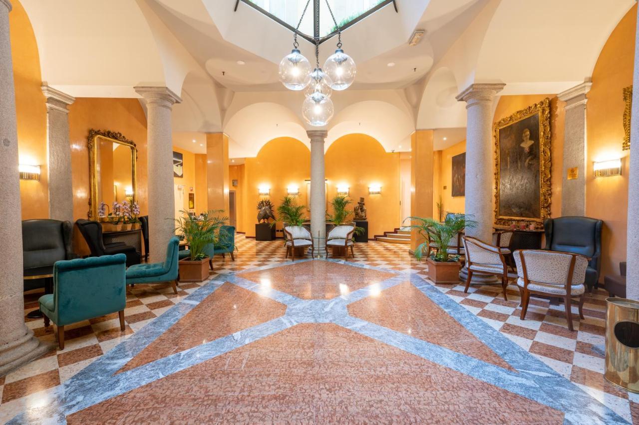 Hotel Regina Milano Esterno foto