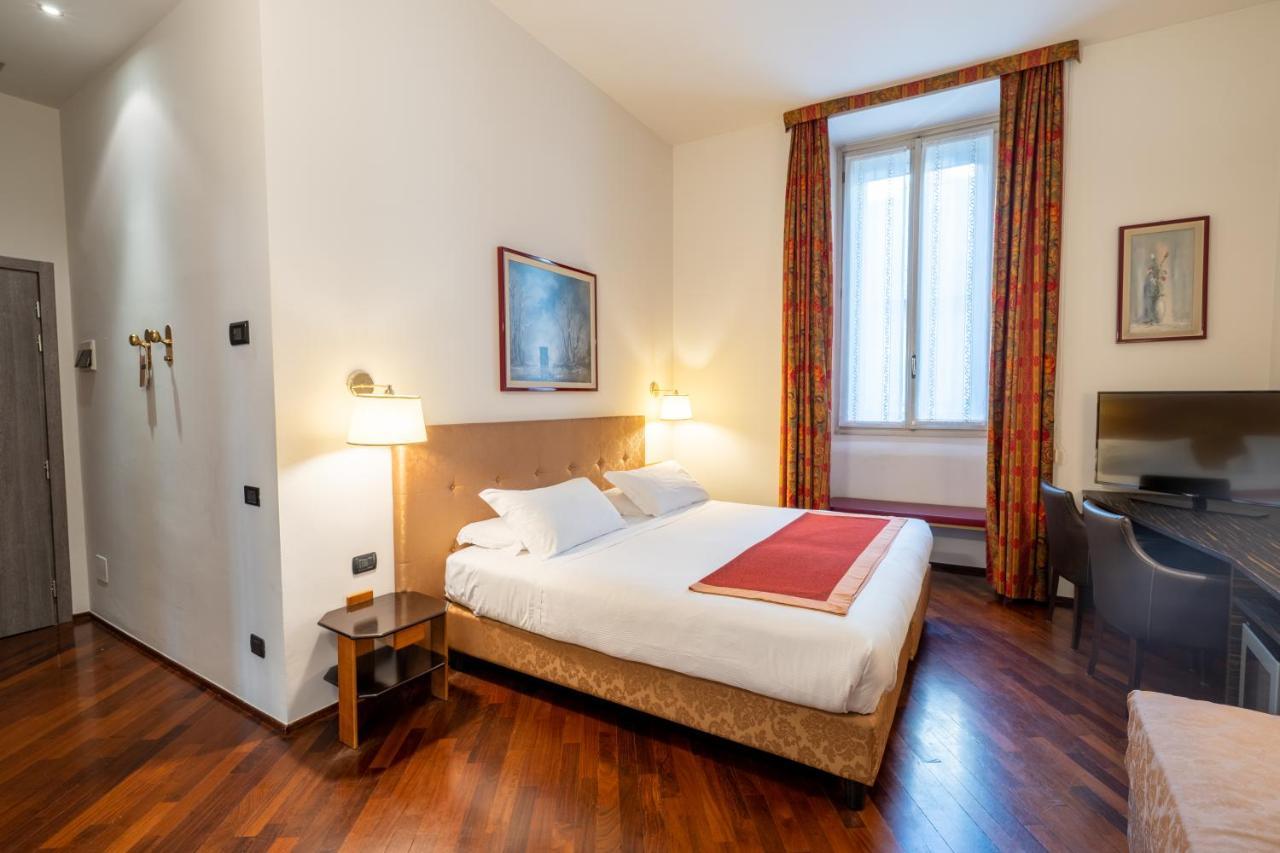 Hotel Regina Milano Esterno foto
