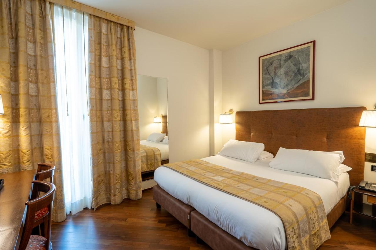 Hotel Regina Milano Esterno foto