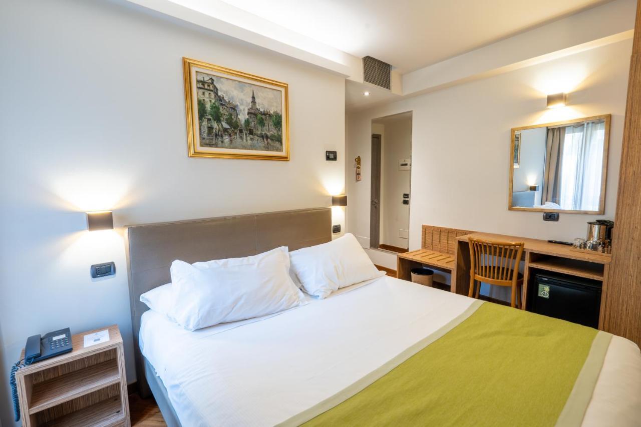 Hotel Regina Milano Esterno foto